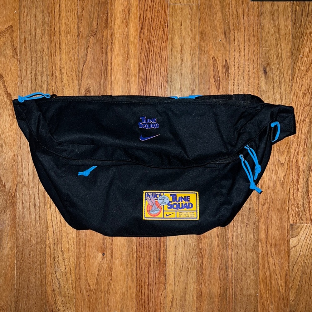 Nike toon squad large belt bag